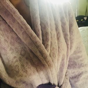 Oscar de la renta plush robe